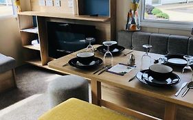 Chalet, Balcony, Bbq, Sleeps 6,